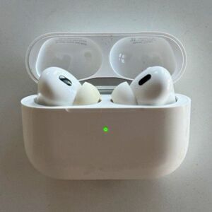 Apple AirPods Pro (2nd Generation) – Lightning Case
